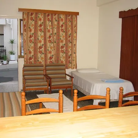 Papas Tourist Apartment *
